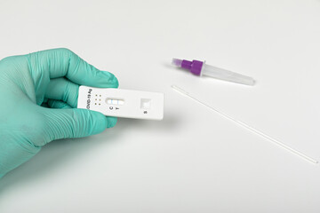 Obraz premium Coronavirus test and medical form