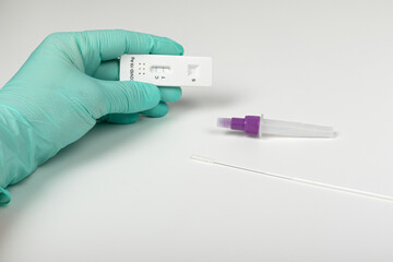 Obraz premium Coronavirus test and medical form