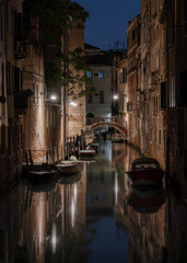 Glimpse of Venice at night. Canal Rio de la Tetta