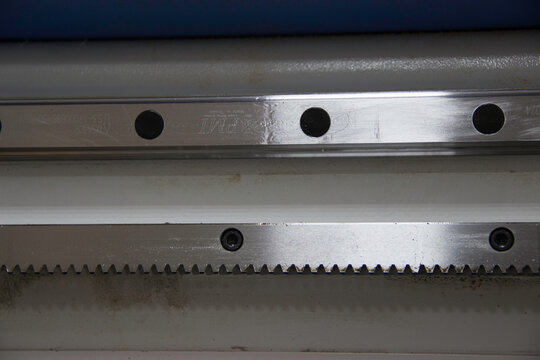 machine metal rail