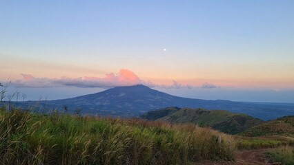 Obraz premium sunset in the mountains