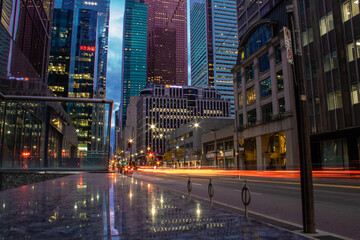 Obraz premium Long Exposure of Cars in Toronto, Canada