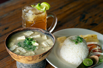 mote de queso costeño con arroz, comida colombiana
coastal cheese mote with rice and guarapo,...