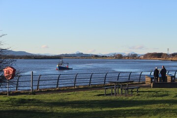 Fototapeta na wymiar By the River Forth at Alloa, looking towards Stirling Castle.