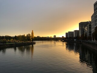 Fototapeta na wymiar sunset on river main