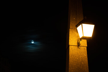 lantern night moon pillar