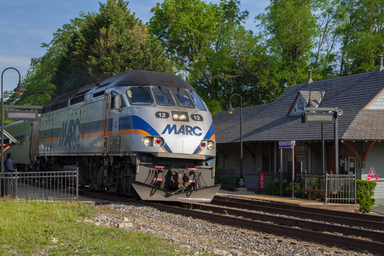 MARC train arriving at Kensington, Maryland station along the Brunswick line on May 17 2017