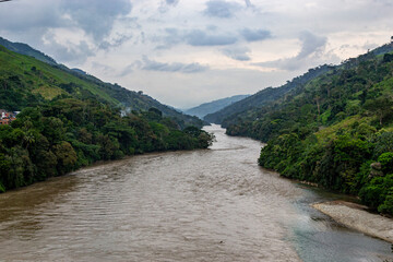 Fototapeta na wymiar Río Cauca