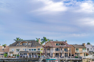 Prestigious neighborhood with homes overlooking the sea in Huntington Beach