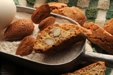 Cantucci ft2101_3337 A traditional Tuscan cantuccio