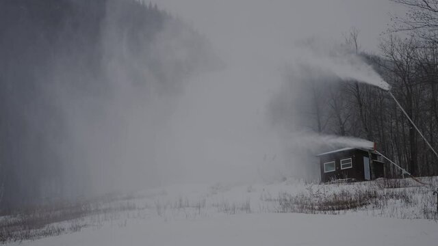 Snowmaking Quebec Schneedusche Bilder – Durchsuchen 380 Archivfotos, Vektorgrafiken und ...