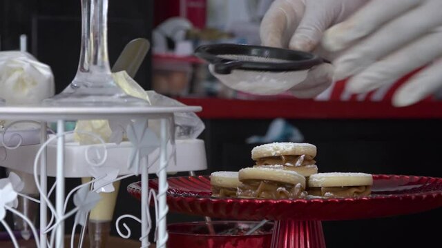 preparaci&oacute;n de postres y pasteles para fiesta, Cupcake, donas y galletas