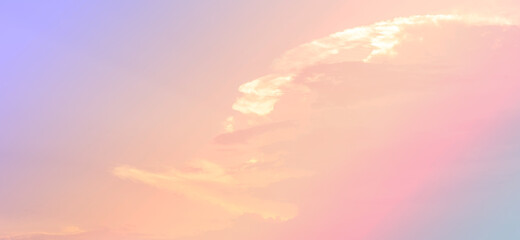 The pastel sky is as beautiful as a dream, suitable for use as a background and material for graphic design and websites.