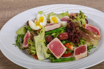 Nicoise salad with roasted tuna