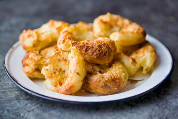 crispy golden baked smashed potatoes