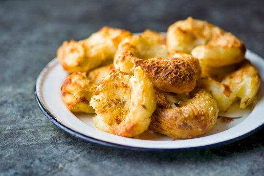 crispy golden baked smashed potatoes