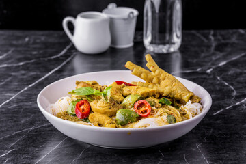 Rice Noodles with Chicken green curry