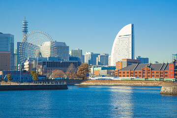 Naklejka premium 横浜みなとみらいの都市風景
