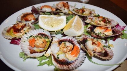 Zamburiñas a la plancha con ajo, perejil y limon.jpg