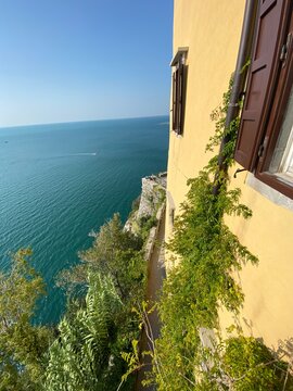 Duino - Aurisina Sistiana Portopiccolo zwischen Venedig und Triest in der N&auml;he von Monfalcone Grado und Bibione - Rilke Wanderweg zum Schloss