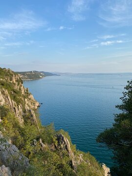 Duino - Aurisina Sistiana Portopiccolo zwischen Venedig und Triest in der N&auml;he von Monfalcone Grado und Bibione -  auf dem Rilke Wanderweg am Abend