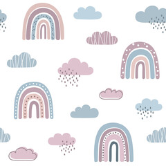 Modèle sans couture avec arcs-en-ciel et nuages dans un style naïf, doodle, scandinave