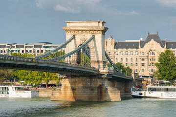 Obraz premium Chain bridge on Danube river in Budapest