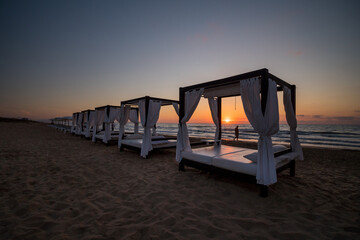 Camas Balinesas en la costa mediterranea