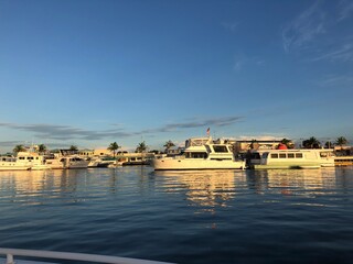 Fototapeta premium boats at sunset