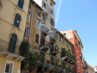 Fototapeta na wymiar Houses in the italian city of Verona