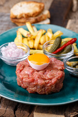 steak tartare with egg