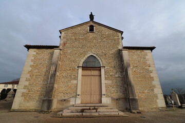 Fototapeta na wymiar L'église catholique de Polliat vue de l'extérieur, ville de Polliat, département de l'Ain, France
