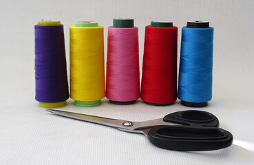 Hilos de color para maquina industrial