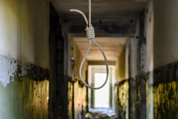 Deadly loop for suicide in the abandoned apartment