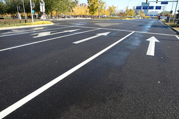 Road surface and markings on it