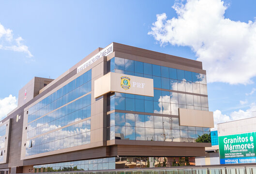 Pol&iacute;cia Rodovi&aacute;ria Federal - PRF. Seguran&ccedil;a P&uacute;blica, Tr&acirc;nsito, Tr&aacute;fego, Brasil. Edif&iacute;cio da Superintend&ecirc;ncia Regional da Pol&iacute;cia Rodovi&aacute;ria Federal DF localizado no Setor de Ind&uacute;stria e Abastecimento.