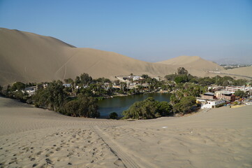 ペルー　ワカチナ湖