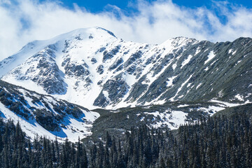 Obraz premium Cold sunny winter day in Tarta mountrains