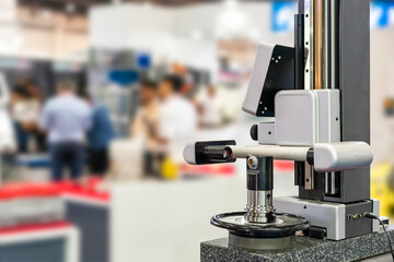 cutting tools for cnc machining center prepare for inspection dimension shape appearance runout etc by high technology & precision universal tool presetter machine