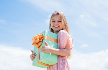 pretty teen girl with birthday present box, shopping