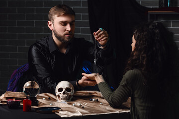 Clairvoyant telling client her future