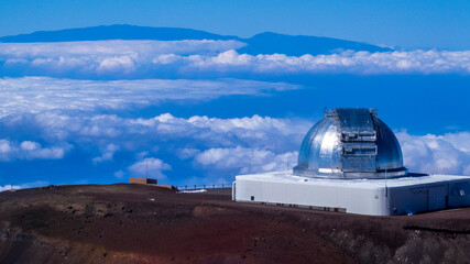 Fototapeta na wymiar observatory in mauna kea