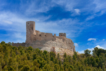 Fototapeta na wymiar Restos del antiguo castillo árabe de Ayud en el municipio de Calatayud provincia de Zaragoza