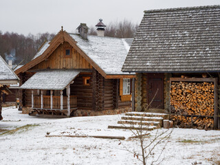 Fototapeta na wymiar Belarusian hinterland old ethnic village elements of wooden huts