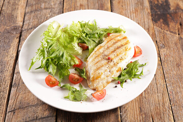 grilled chicken breast with salad