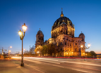 Fototapeta na wymiar Berlin Cathedral (Berliner Dom) at night