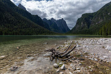 Toblacher See -  Idyllischer Gebirgssee in den Dolmiten
