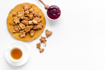 Cracker food for breakfast with tea and jam