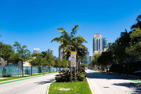 Speed limit on Miami Beach roads. School limits.