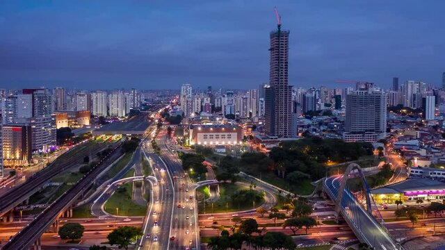 entrance to the Tatuap&eacute; neighborhood, at sunset, S&atilde;o Paulo, Brazil, seen from above